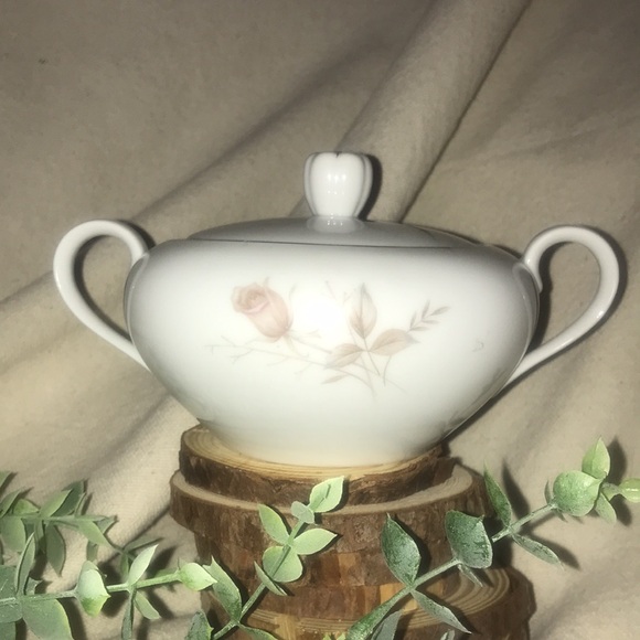 Fine China, Pattern name is Laura 8542. Sugar bowl with lid and a creamer. - Picture 3 of 8